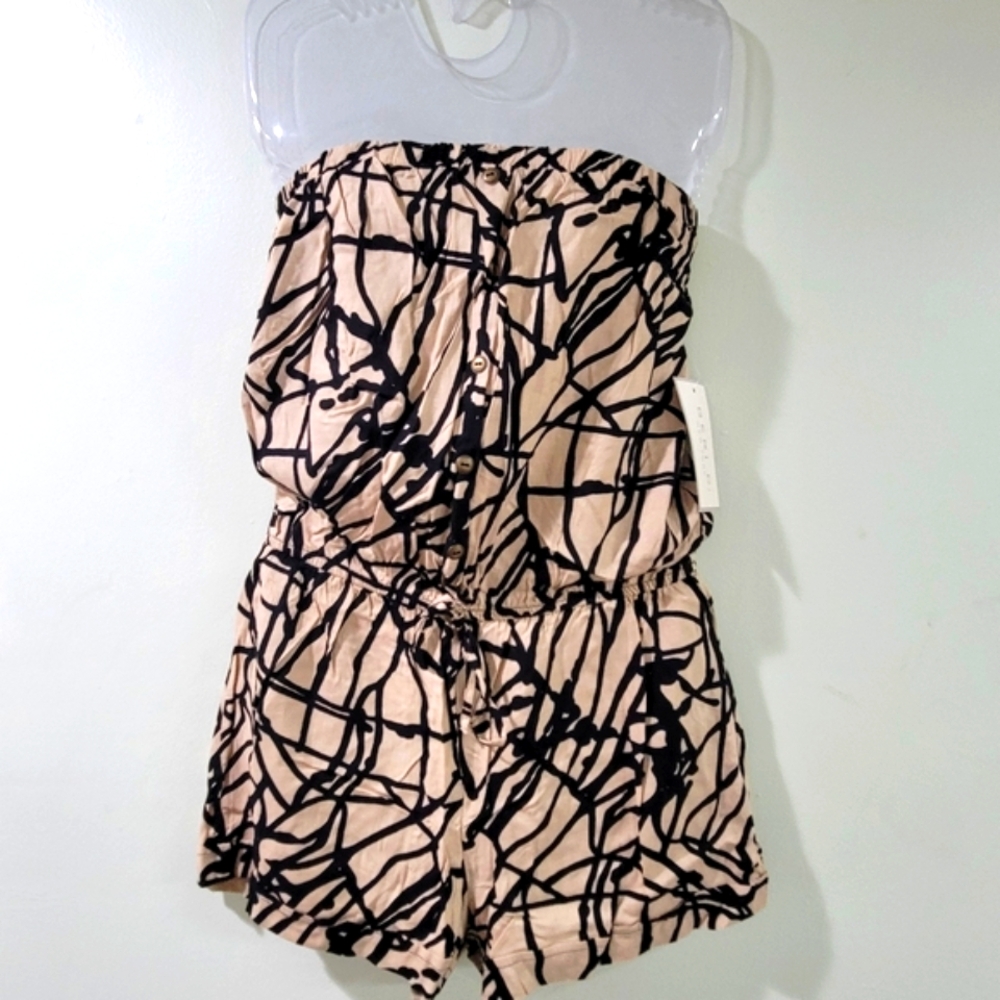 NWT GERIC New York Halter Romper. Sleeveless 1 Pc Shorts - Picture 2 of 6